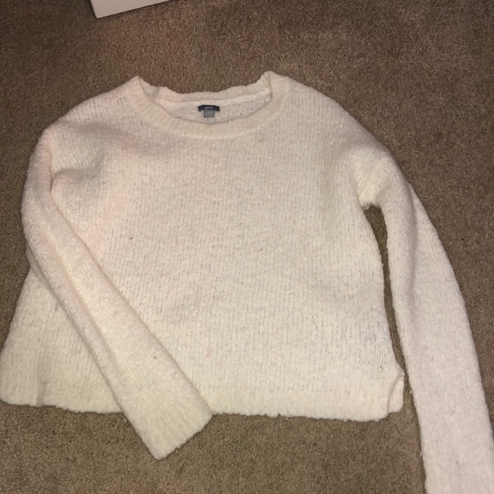 Cute sweater!!!! Goes with everything